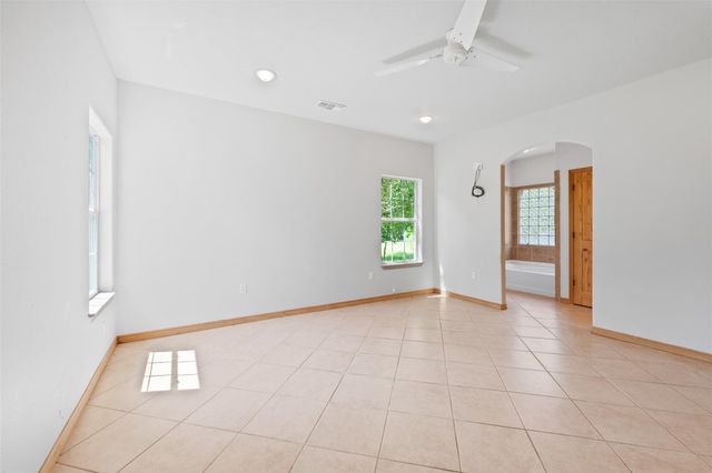 714 Shawnee, Conroe, TX 77316