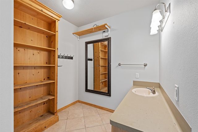 714 Shawnee, Conroe, TX 77316