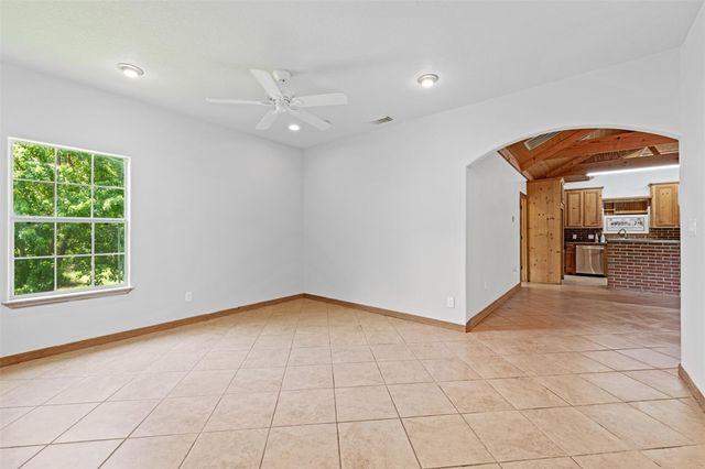 714 Shawnee, Conroe, TX 77316