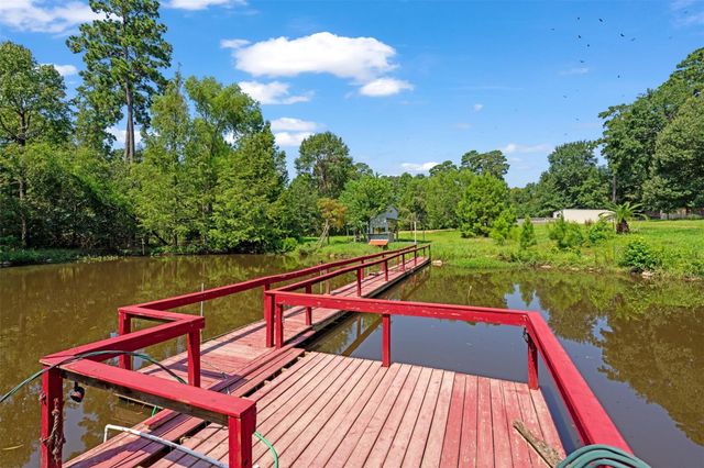 714 Shawnee, Conroe, TX 77316