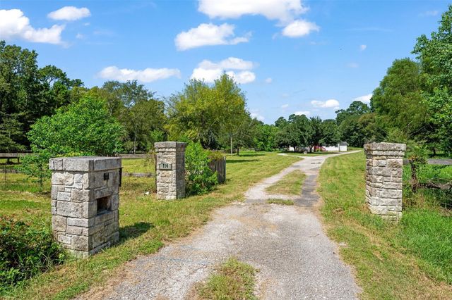 714 Shawnee, Conroe, TX 77316