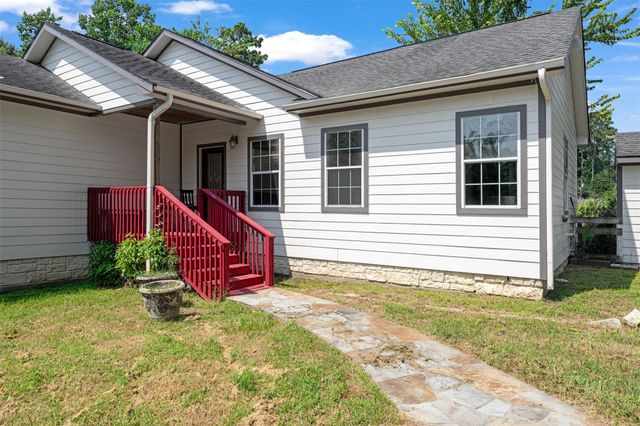 714 Shawnee, Conroe, TX 77316