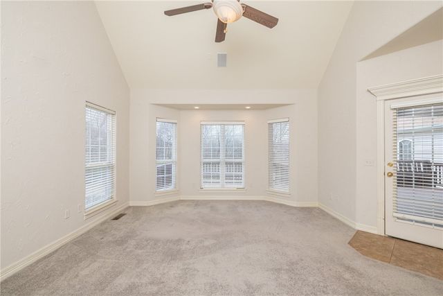 2865 N Dorchester Drive, Fayetteville, AR 72703