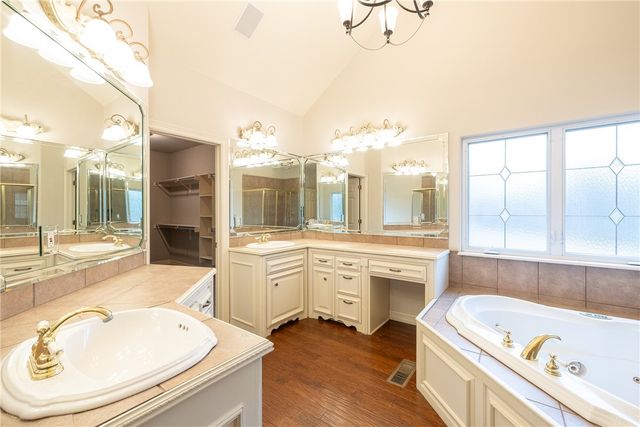 2865 N Dorchester Drive, Fayetteville, AR 72703