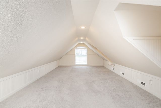 2865 N Dorchester Drive, Fayetteville, AR 72703