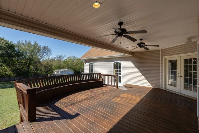 2865 N Dorchester Drive, Fayetteville, AR 72703