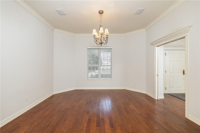 2865 N Dorchester Drive, Fayetteville, AR 72703