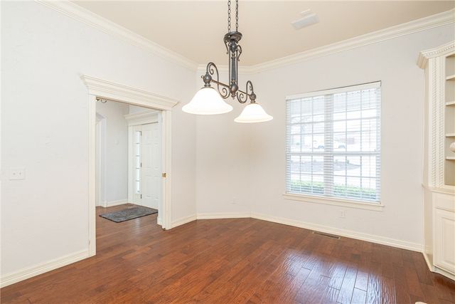 2865 N Dorchester Drive, Fayetteville, AR 72703