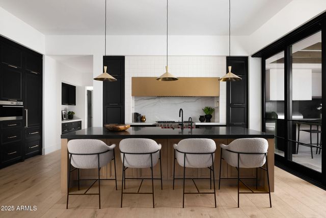 6512 E HUMMINGBIRD Lane, Paradise Valley, AZ 85253