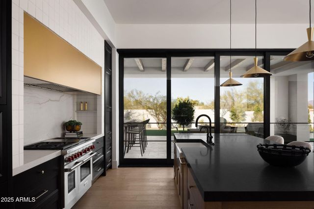 6512 E HUMMINGBIRD Lane, Paradise Valley, AZ 85253