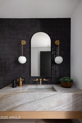 6512 E HUMMINGBIRD Lane, Paradise Valley, AZ 85253