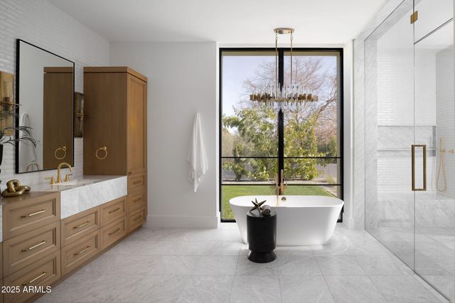 6512 E HUMMINGBIRD Lane, Paradise Valley, AZ 85253