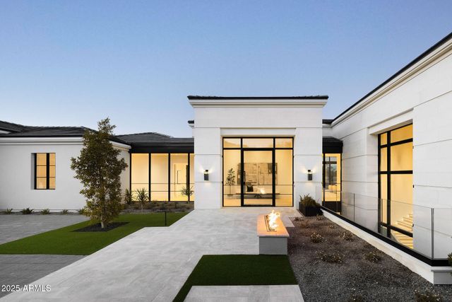 6512 E HUMMINGBIRD Lane, Paradise Valley, AZ 85253