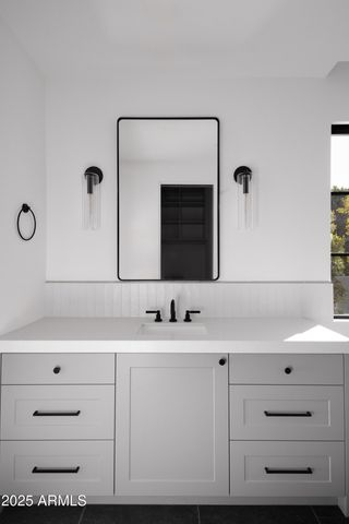 6512 E HUMMINGBIRD Lane, Paradise Valley, AZ 85253