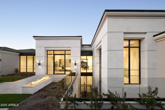 6512 E HUMMINGBIRD Lane, Paradise Valley, AZ 85253