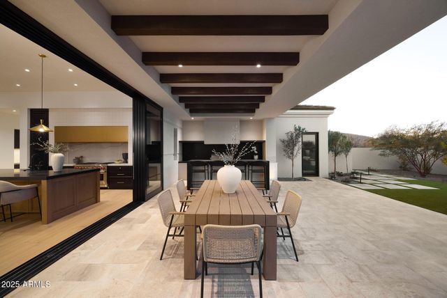 6512 E HUMMINGBIRD Lane, Paradise Valley, AZ 85253