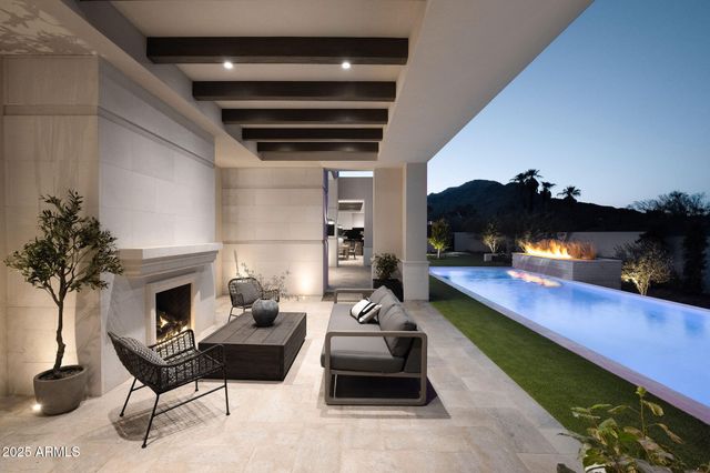 6512 E HUMMINGBIRD Lane, Paradise Valley, AZ 85253