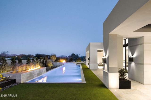 6512 E HUMMINGBIRD Lane, Paradise Valley, AZ 85253