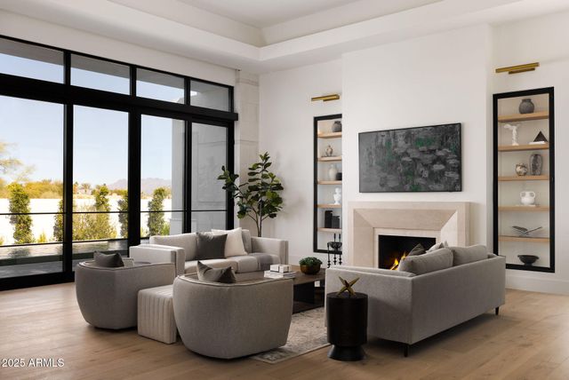 6512 E HUMMINGBIRD Lane, Paradise Valley, AZ 85253