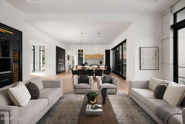 6512 E HUMMINGBIRD Lane, Paradise Valley, AZ 85253