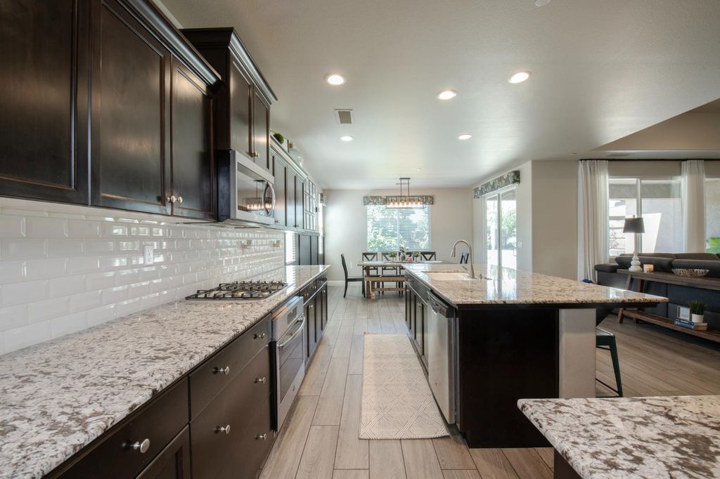 Image 13 of property listing at 3941 Sussex Avenue, Clovis, CA 93619
