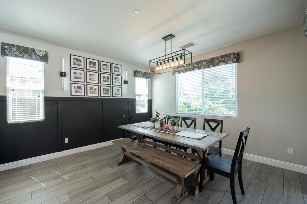 Image 15 of property listing at 3941 Sussex Avenue, Clovis, CA 93619