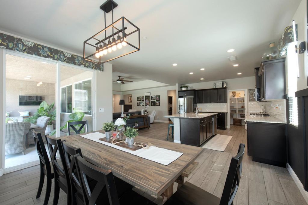 Image 16 of property listing at 3941 Sussex Avenue, Clovis, CA 93619