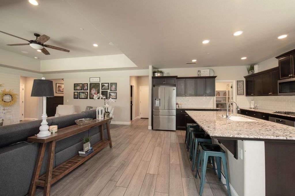 Image 17 of property listing at 3941 Sussex Avenue, Clovis, CA 93619