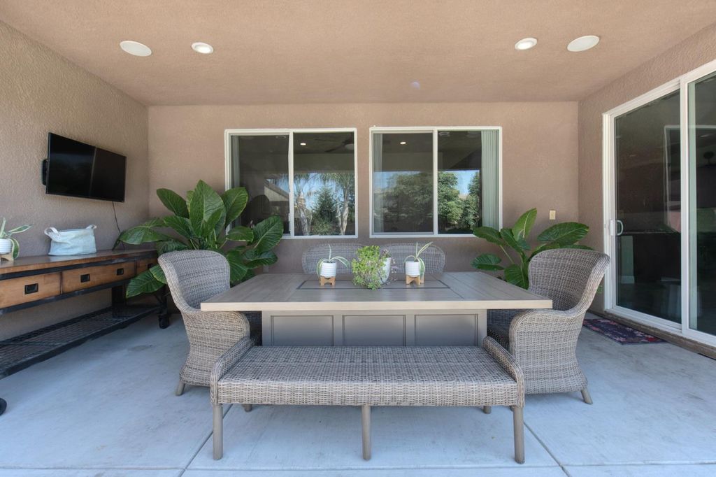 Image 22 of property listing at 3941 Sussex Avenue, Clovis, CA 93619