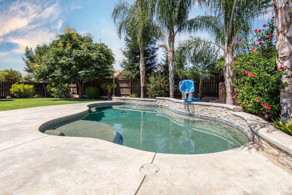Image 27 of property listing at 3941 Sussex Avenue, Clovis, CA 93619