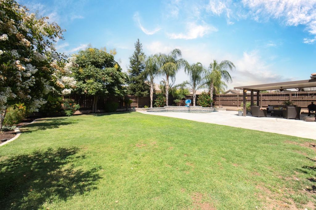 Image 28 of property listing at 3941 Sussex Avenue, Clovis, CA 93619
