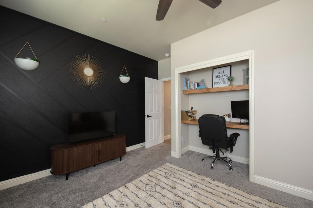 Image 39 of property listing at 3941 Sussex Avenue, Clovis, CA 93619