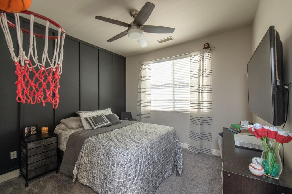 Image 41 of property listing at 3941 Sussex Avenue, Clovis, CA 93619