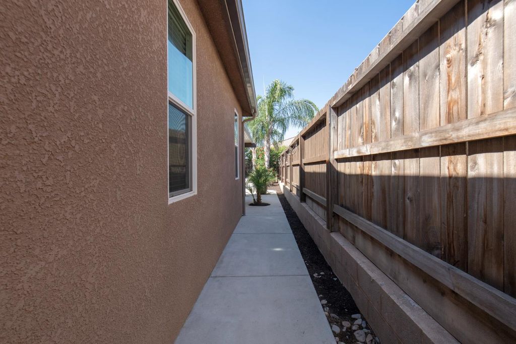 Image 46 of property listing at 3941 Sussex Avenue, Clovis, CA 93619