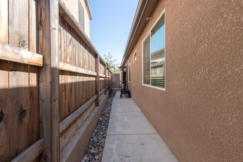 Image 47 of property listing at 3941 Sussex Avenue, Clovis, CA 93619