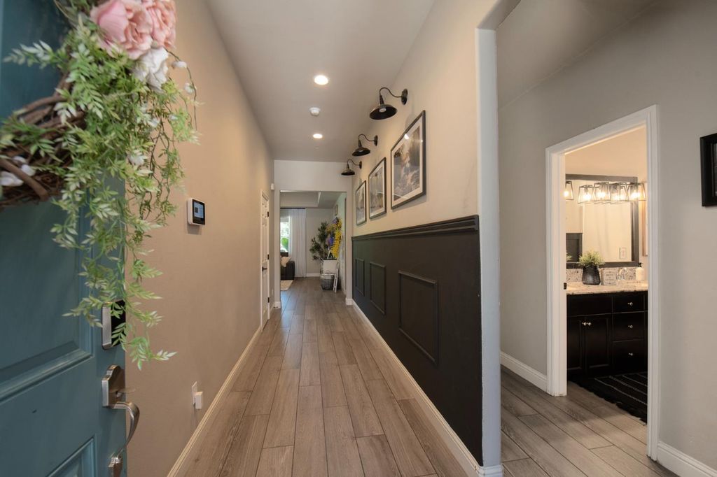 Image 5 of property listing at 3941 Sussex Avenue, Clovis, CA 93619