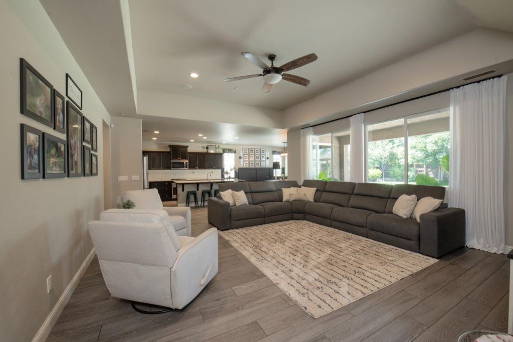 Image 9 of property listing at 3941 Sussex Avenue, Clovis, CA 93619