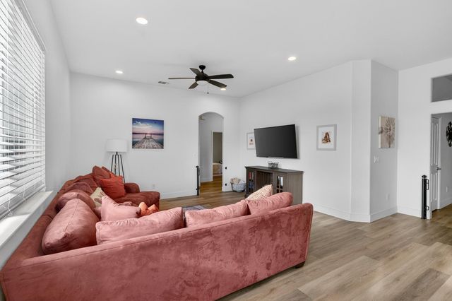 970 Monterey Way, Plumas Lake, CA 95961