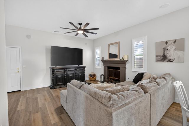 970 Monterey Way, Plumas Lake, CA 95961