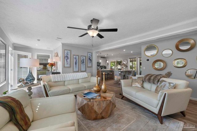 7984 Twin Lake Dr, Milton, FL 32583