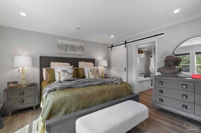 7984 Twin Lake Dr, Milton, FL 32583