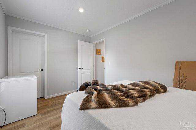 7984 Twin Lake Dr, Milton, FL 32583