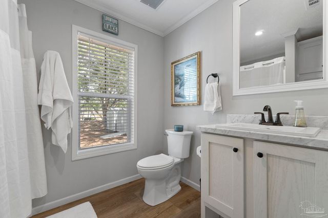 7984 Twin Lake Dr, Milton, FL 32583