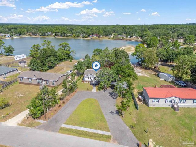 7984 Twin Lake Dr, Milton, FL 32583