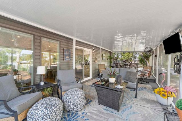 7984 Twin Lake Dr, Milton, FL 32583