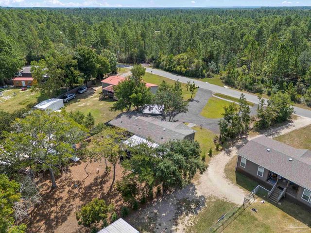 7984 Twin Lake Dr, Milton, FL 32583