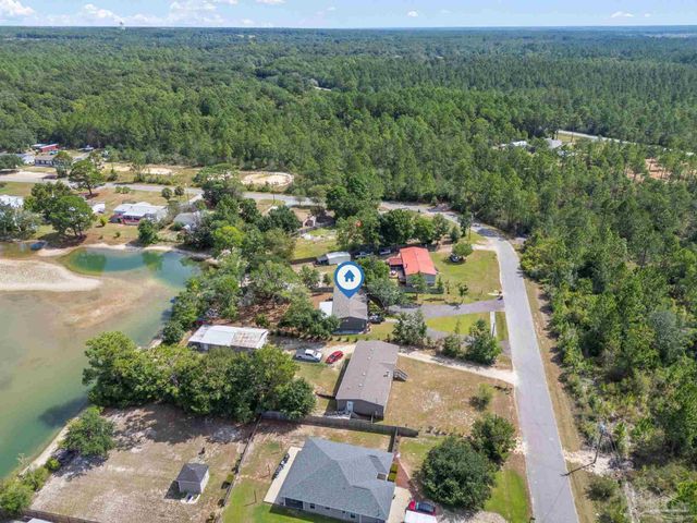 7984 Twin Lake Dr, Milton, FL 32583