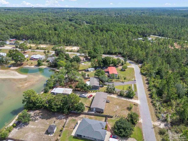 7984 Twin Lake Dr, Milton, FL 32583