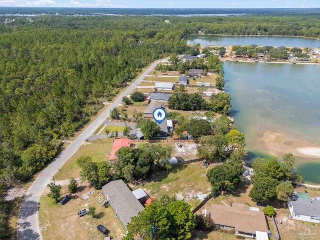 7984 Twin Lake Dr, Milton, FL 32583