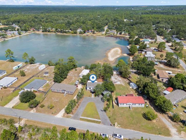 7984 Twin Lake Dr, Milton, FL 32583